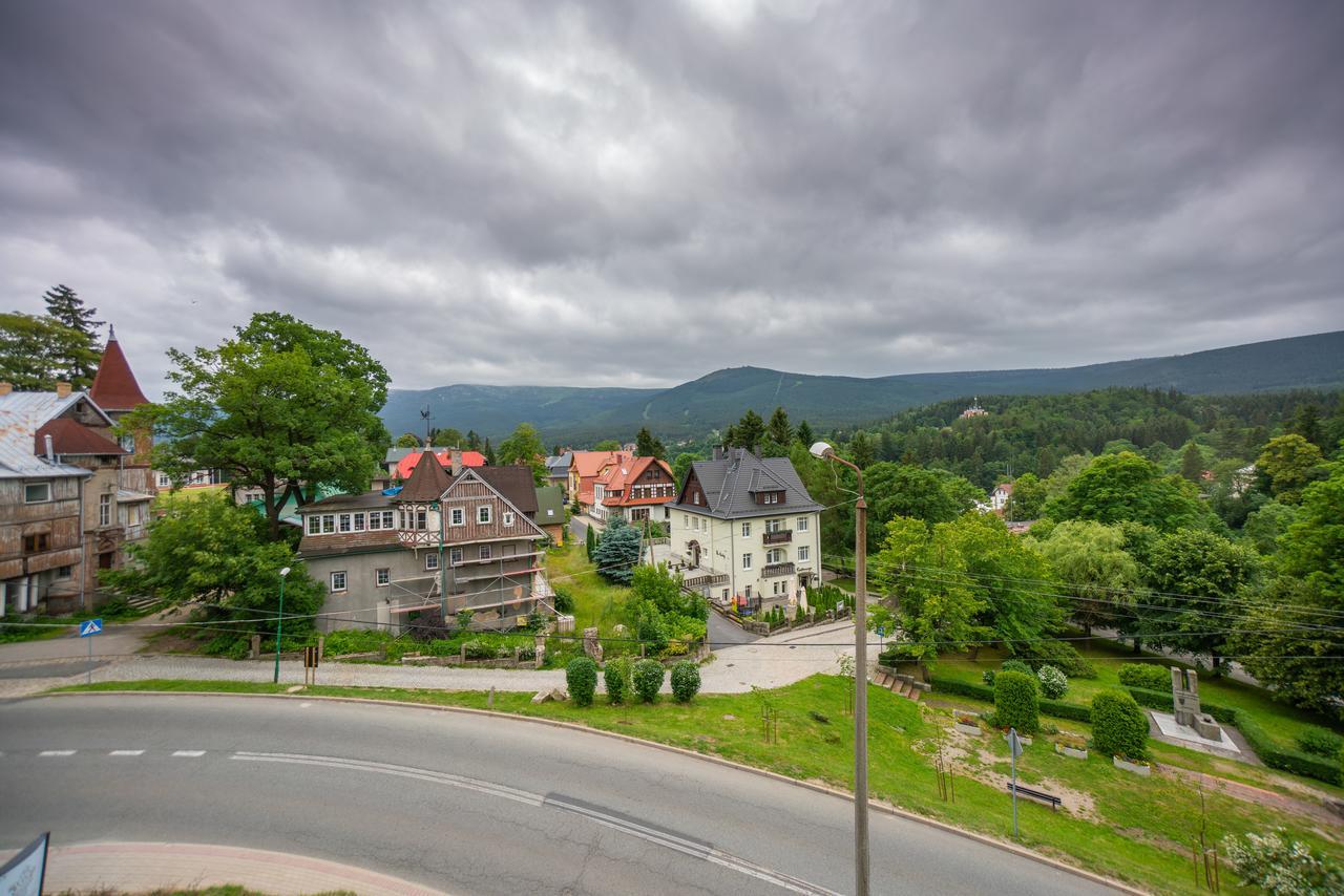 Rentplanet- Apartamenty Poezja - Dworcowa Szklarska Poreba Bagian luar foto
